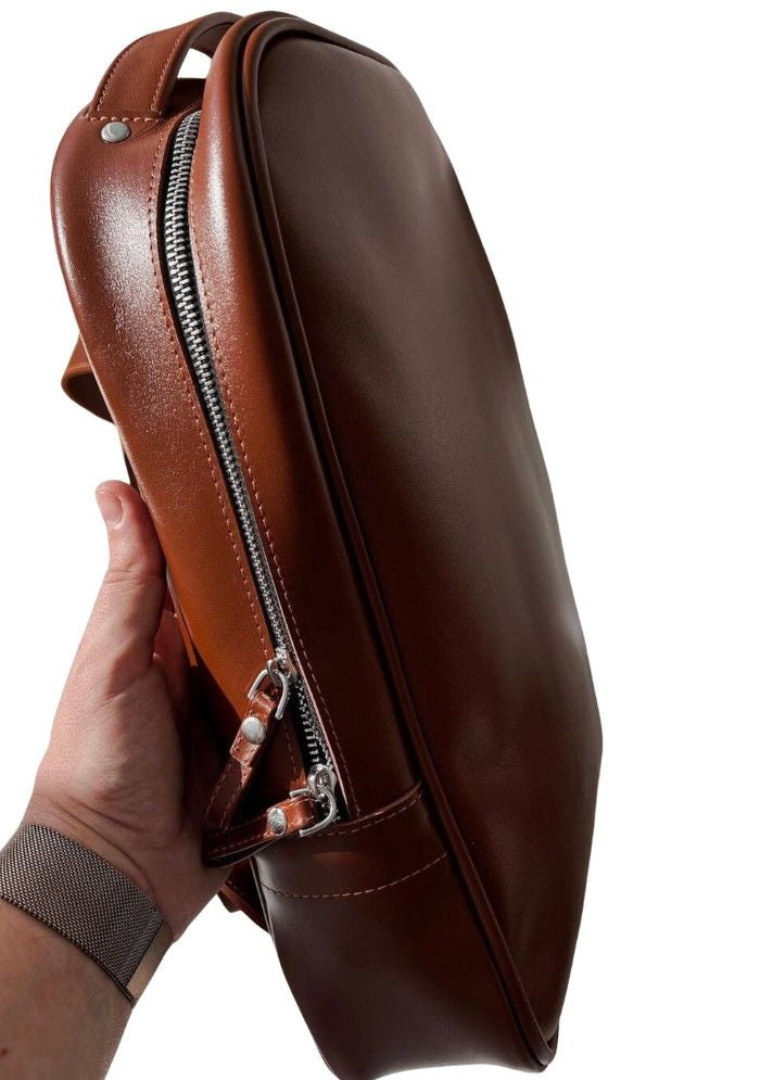 Chestnut brown leather bag