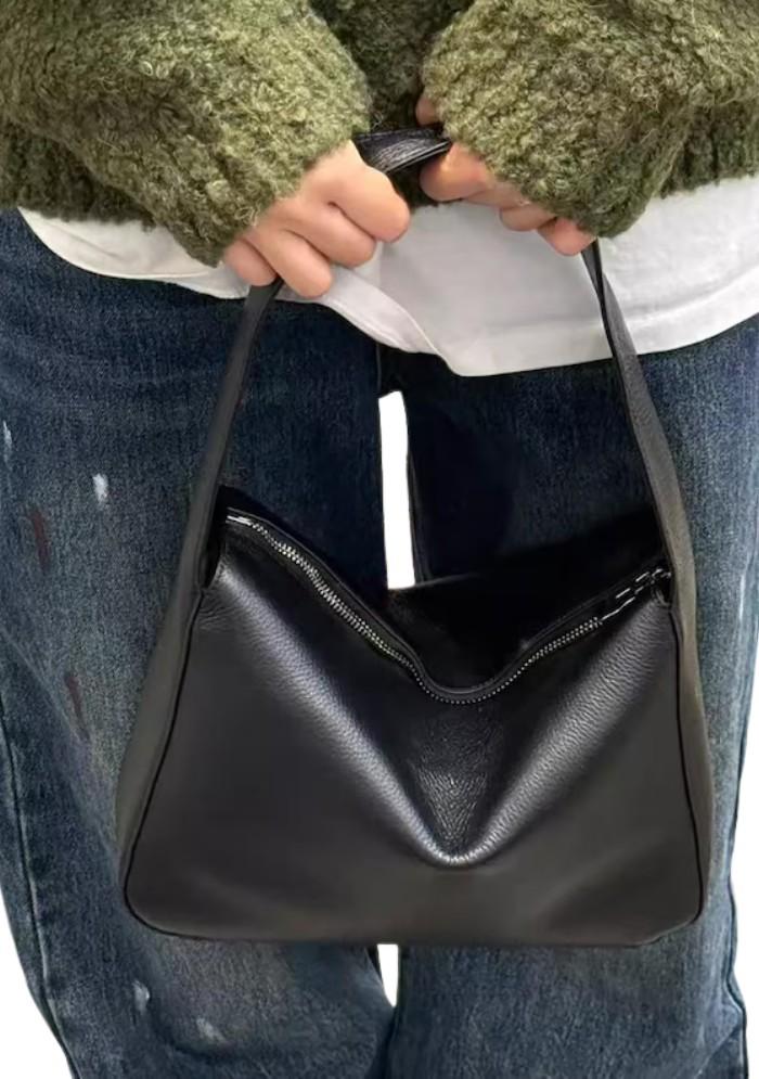 City Charm Compact Leather Shoulder Bag